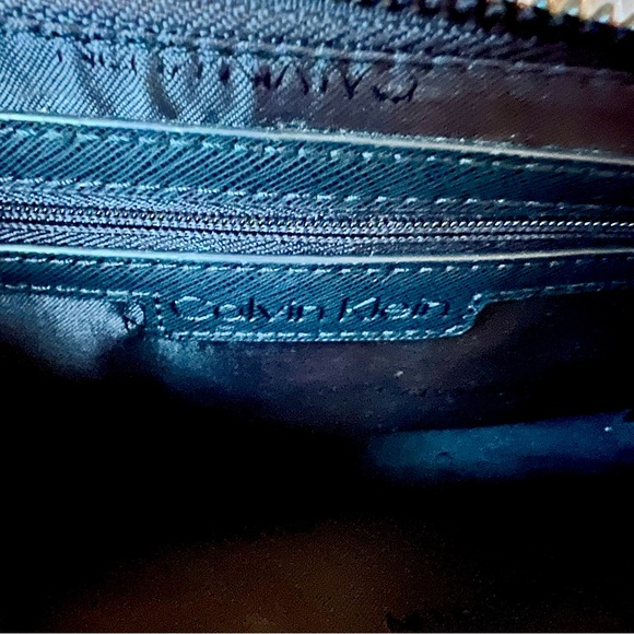 Calvin Klein small shoulder bag - Picture 9 of 9